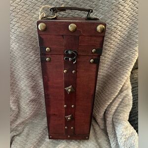 Wooden wine bottle storage box